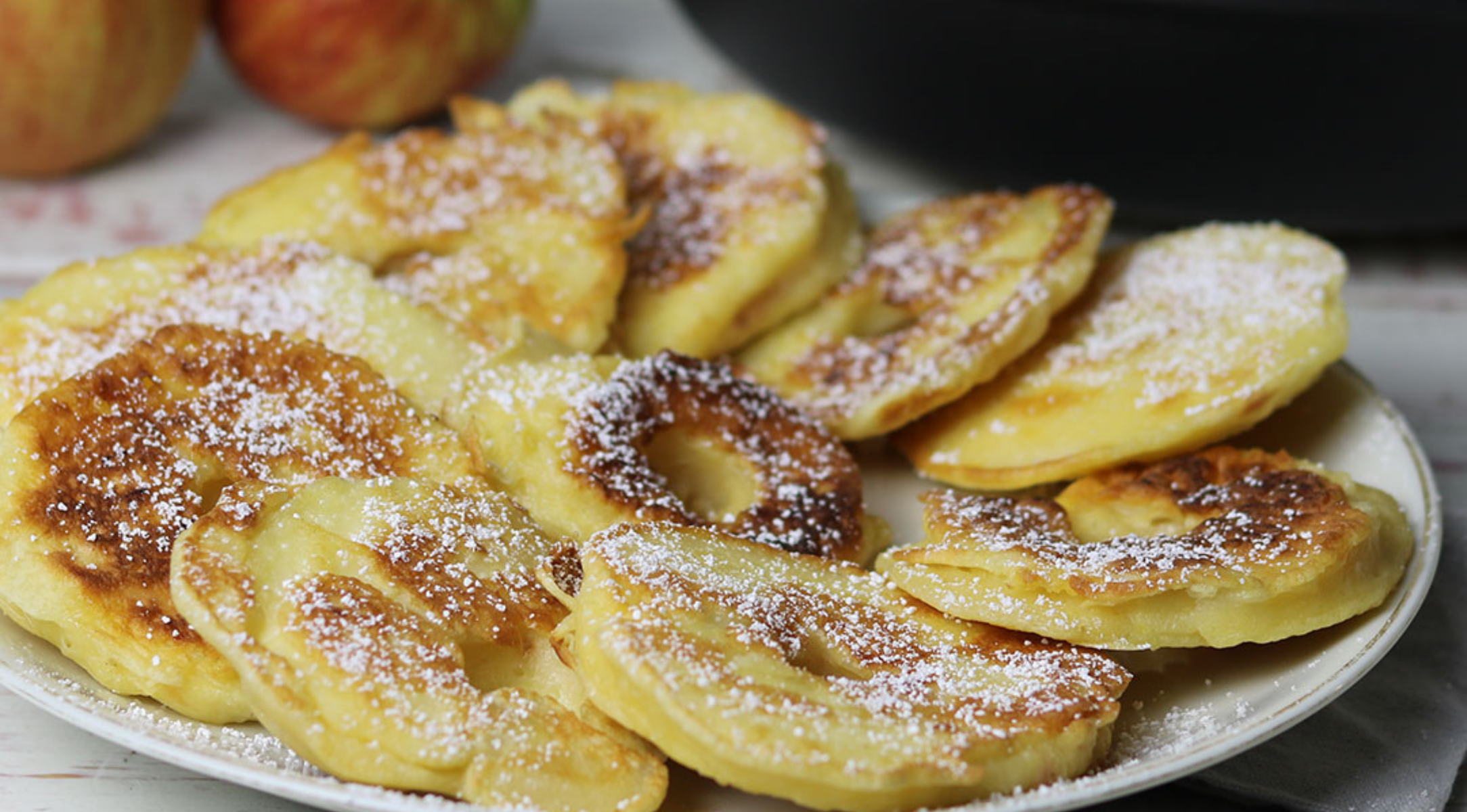 Apfelringe im Teigmantel
