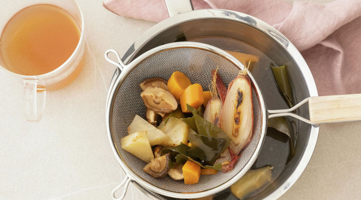 Dashi – japanische Kombu-Algenbrühe