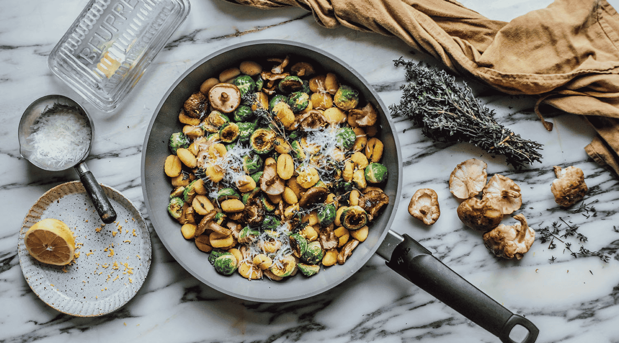Glutenfreie Gnocchis mit Rosenkohl, Shiitake und Pecorino