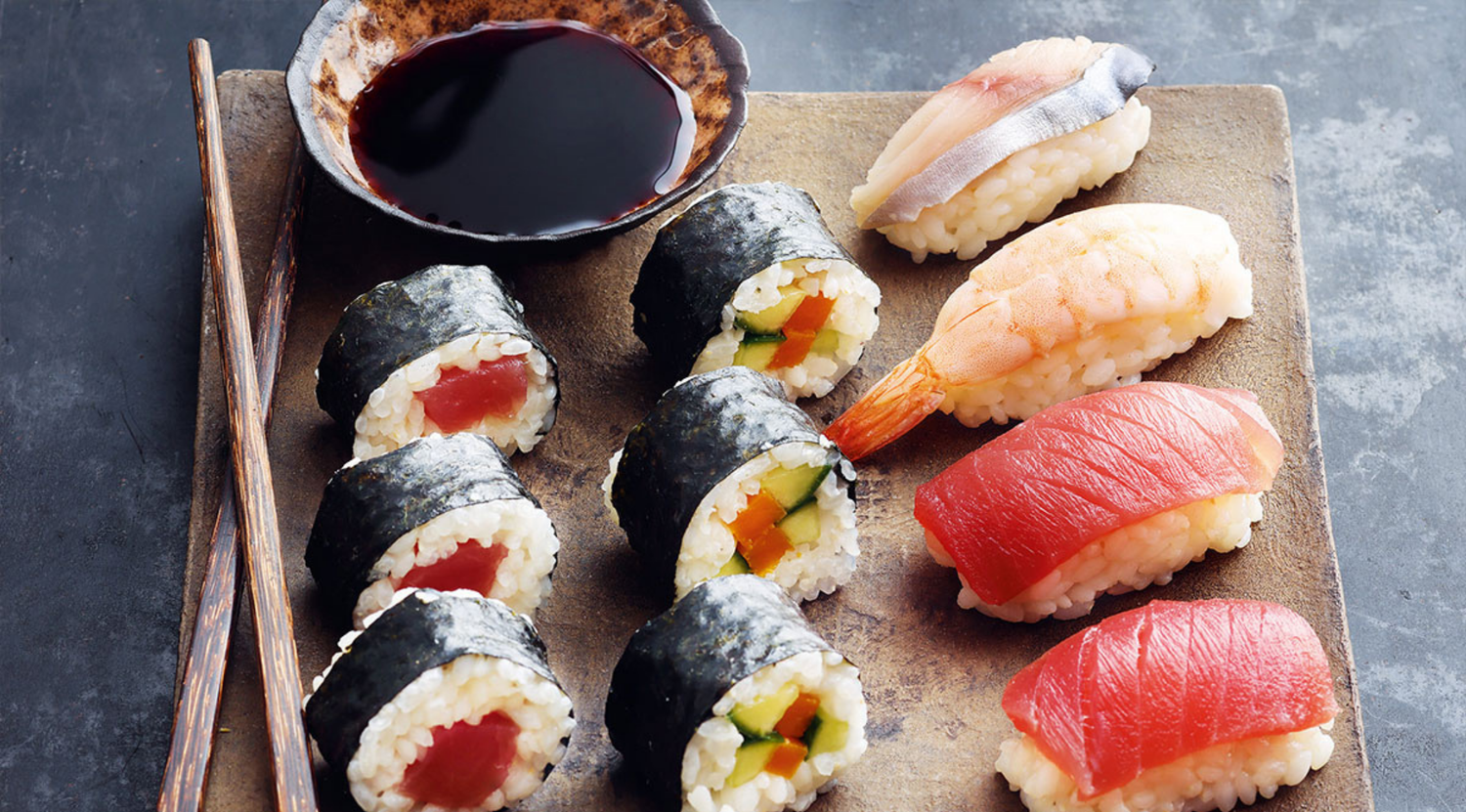 Nigiri-Sushi und Nori Maki