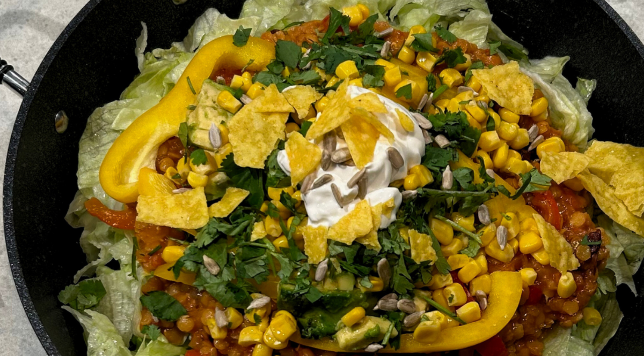 Sommerlich frischer Chili sin Carne Salat