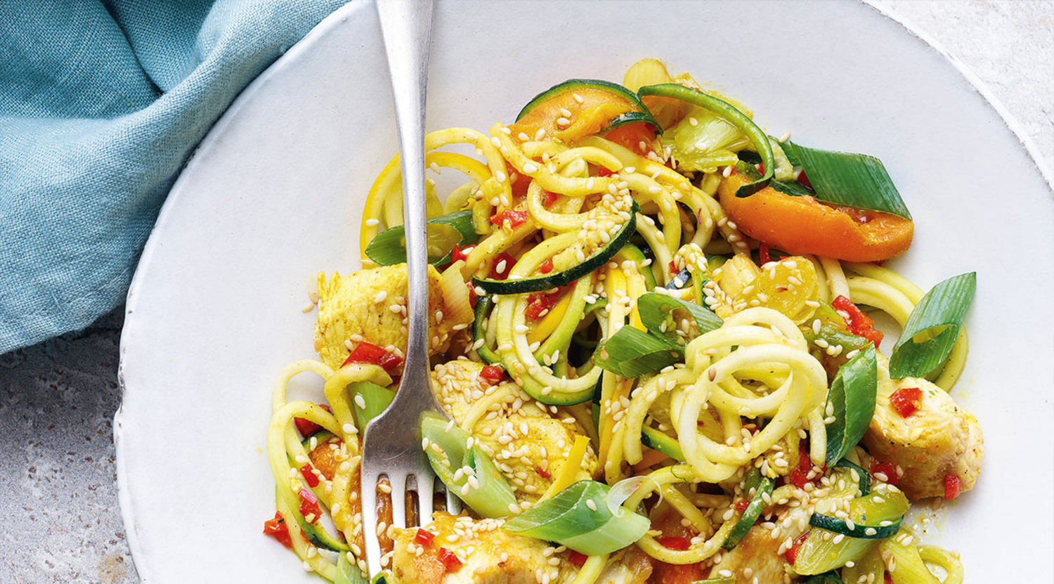 Zucchininudeln mit Hähnchen