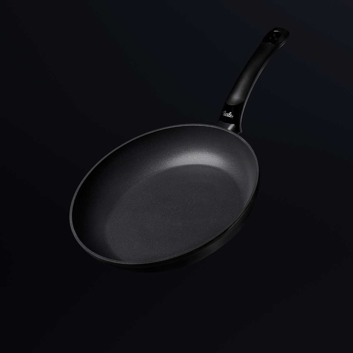 The Fissler Levital®+ Classic pan, made from recycled aluminum, features modern German design with a sleek, curved handle.