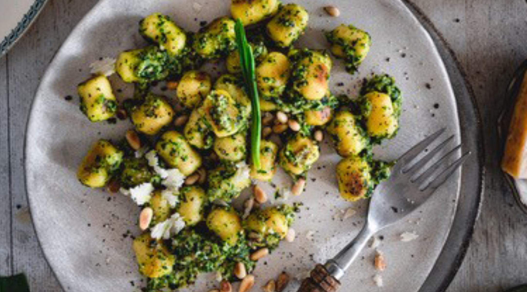 Rezept: Gnocchi mit Bärlauchpesto &amp; Mandeln | Fissler