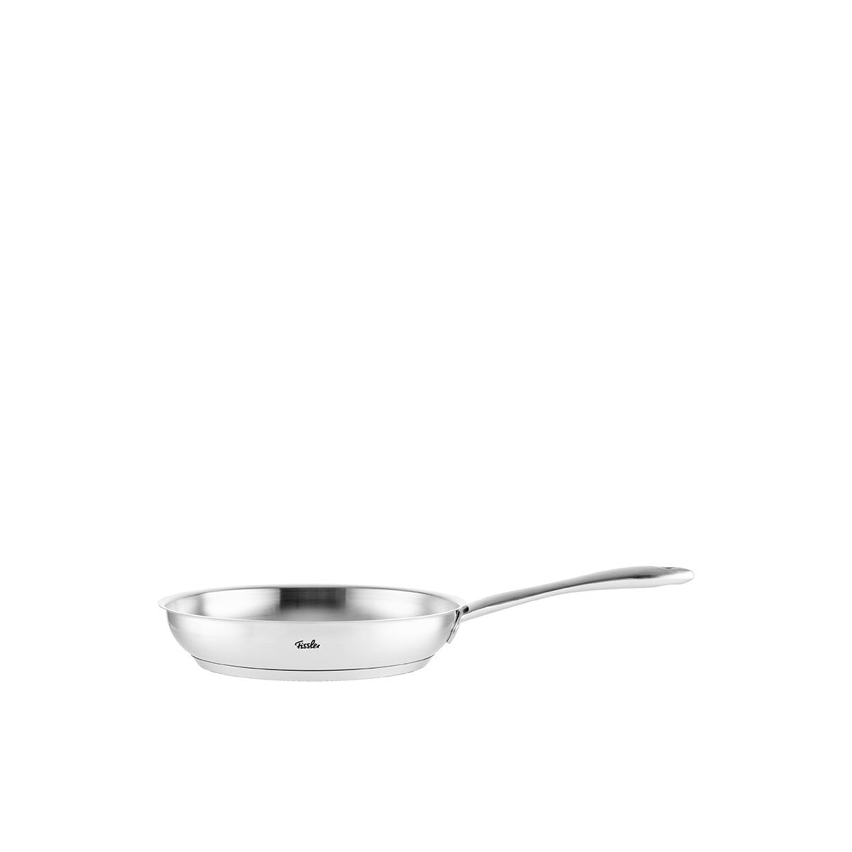Seitenansicht des 2-teiligen Pfannensets „Fissler Catania“ (24 und 28 cm) aus hochwertigem Edelstahl mit langen Griffen vor weißem Hintergrund.