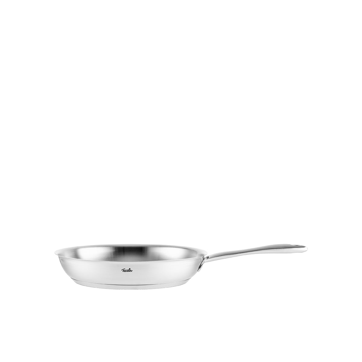 Das 2-teilige Edelstahl-Pfannenset „Catania“ von Fissler (24/28 cm) besticht durch sein elegantes Design und die geschwungenen Ränder und steht für zeitlose deutsche Qualität.