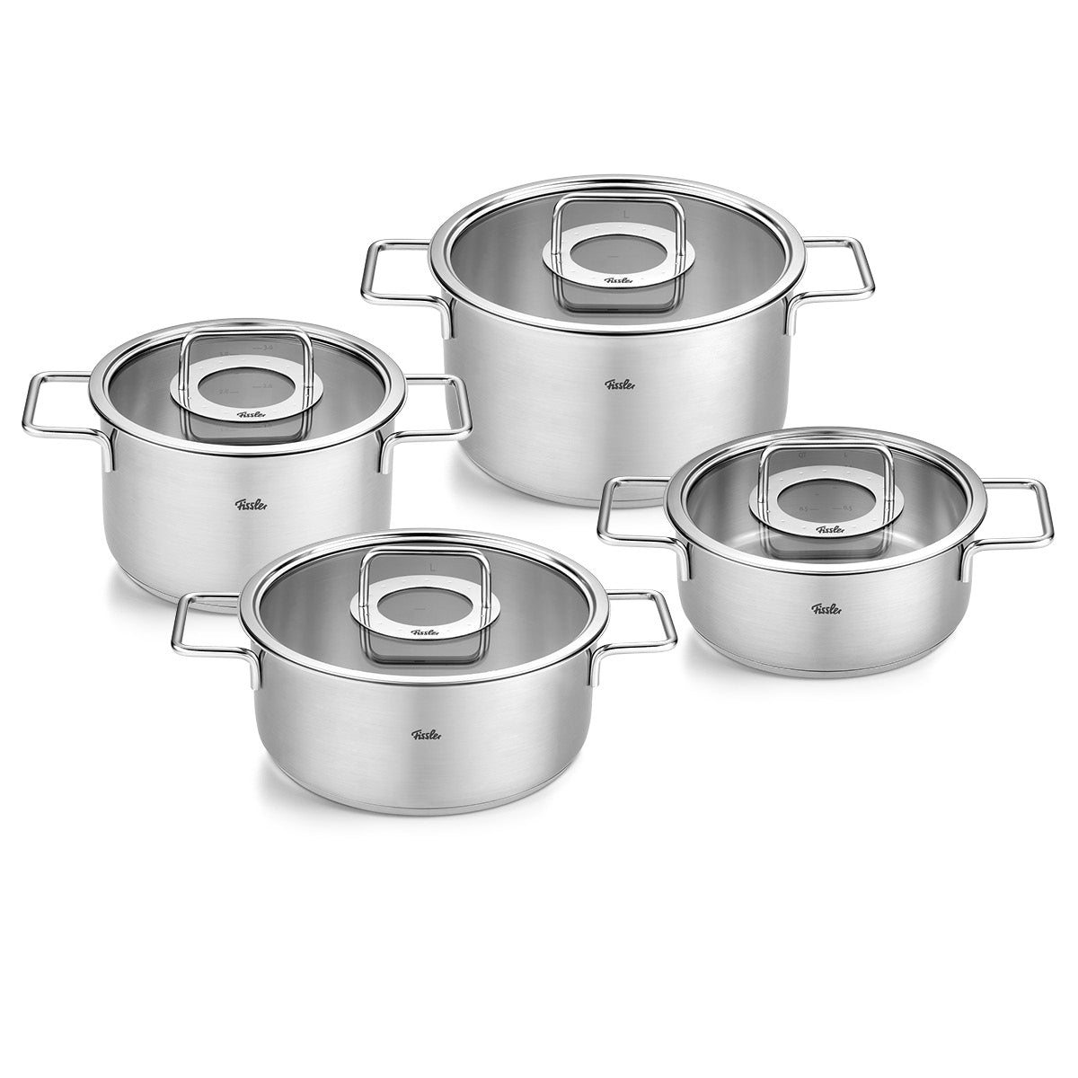 Fissler Pure Collection® 4-teiliges Topfset aus Edelstahl - präzisionsgefertigtes, modernes Design, Glasdeckel auf weißem Grund.